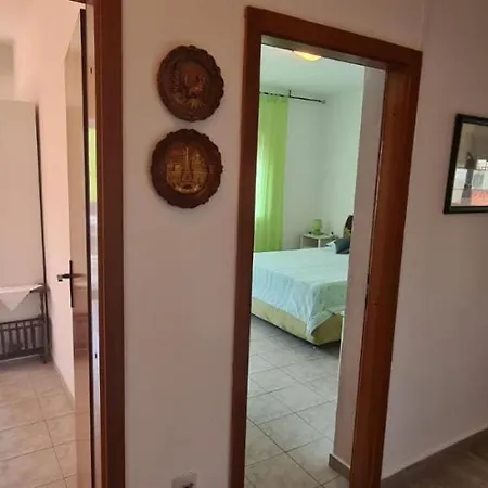 Apartment Slave *