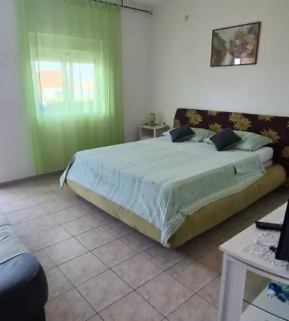 Slave Apartment *