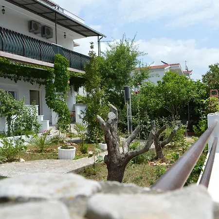 Slave Rogoznica (Sibenik-Knin)